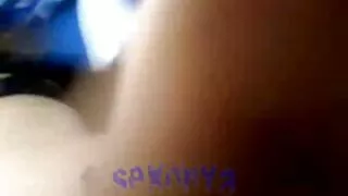 Спокуслива блондиночка еротика порно онлайн в рваних легінсах трахается в позі боком