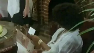 Розпусна світловолоса німфоманка Холлі Голлівуд готова до видео еротика міжрасового траху