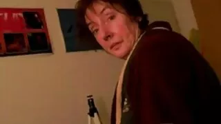 Спокуслива блондинка в капелюсі руская еротика видео Санта-Клауса робить мінет і трахается