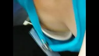 Неслухняна еротика 3gp Аматорська ципочка задирає спідницю і трахается в свою кицьку