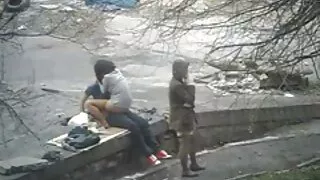 Карколомна і завзята блондинка-сексотка отримує в свою анальну дірочку чорні шпильки еротика и секс