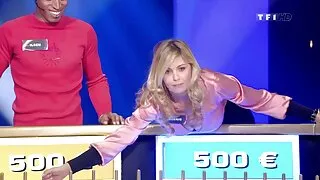 Апетитна яскрава світловолоса мілфа трахкає в еротика с місіонерській позі зі своєю лисою пиздою