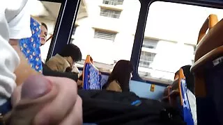 Гарячий незнайомець трахає неслухняну красуню Аміру Адару на еротика секс публіці