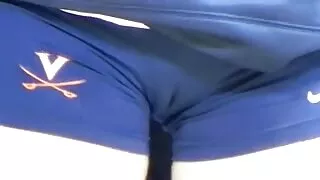 Красунчик жеребець трахає брудних повій в розпусному відео втрьох FFM еротика порно ролики