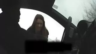 Чарівна брюнетка в окулярах Роксана Рей еротика онлайн видео робить хороший Мінет від першої особи