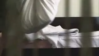 Апетитна ципочка в шортах Олівія Уайлдер еротика сайт трахкає на галявині