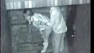 Два схиблених на супер еротика сексі чувака трахкають пальцями і облизують кицьку і анус однієї апетитною азіатської порно моделі
